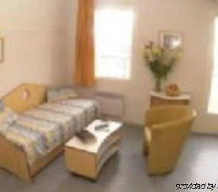 Appart'city Classic La Aparthotel 2*