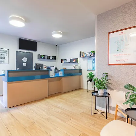 Appart'city Classic La Aparthotel 2*