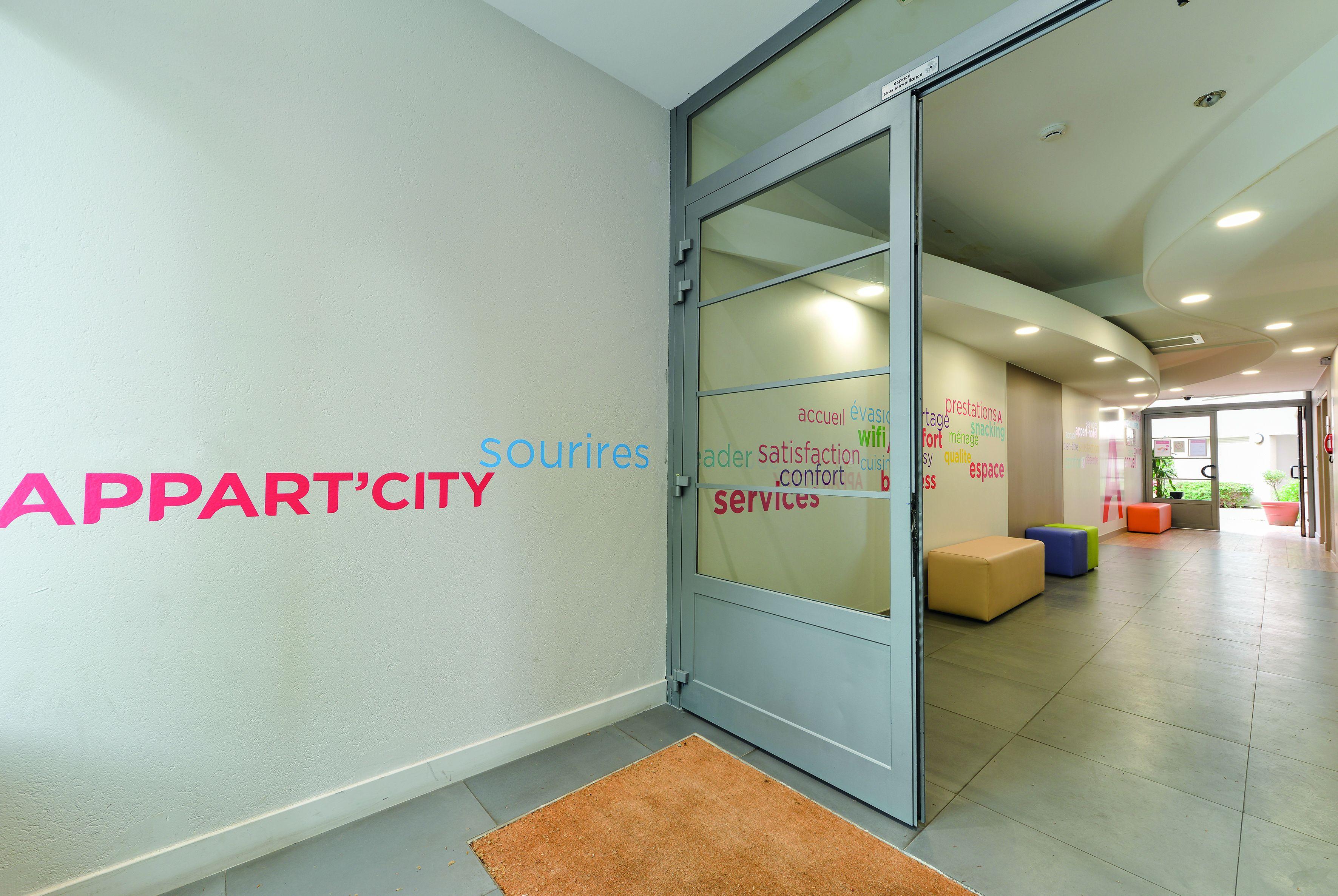 Aparthotel Appart'city Classic La 2*