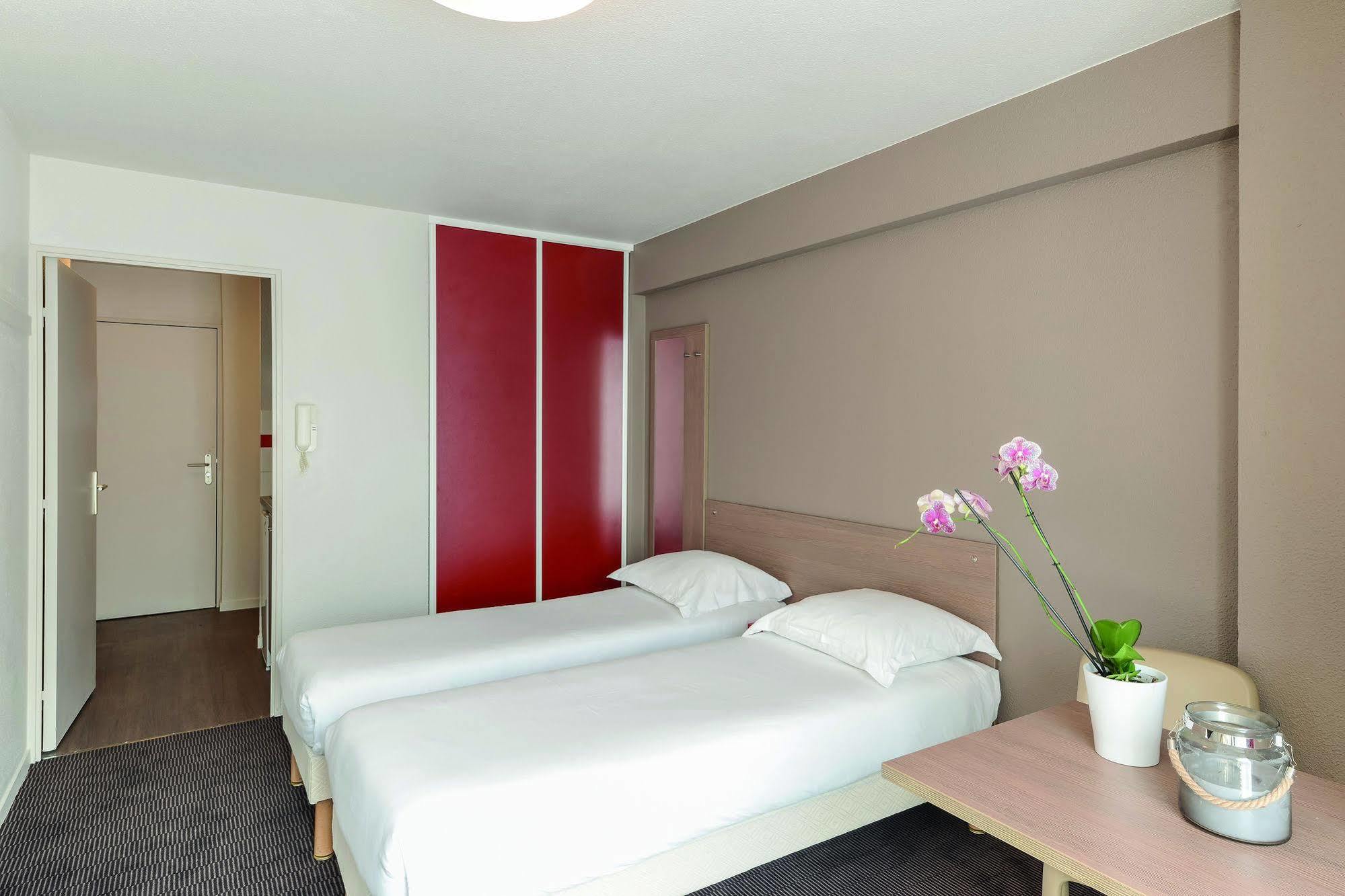 Appart'city Classic La Aparthotel 2*